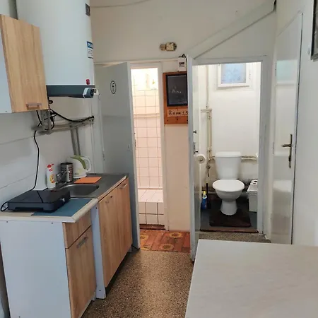 Gasthof In House With Private Parking And Garden Prag